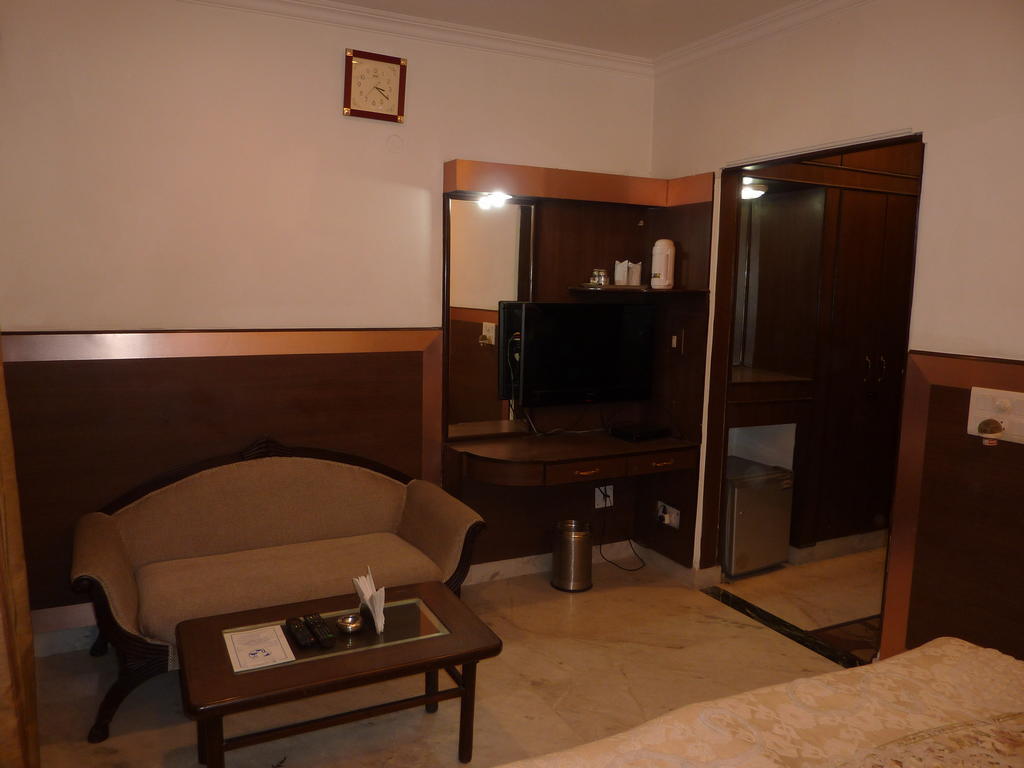 Rama Residency Hotel Gurgaon Room photo