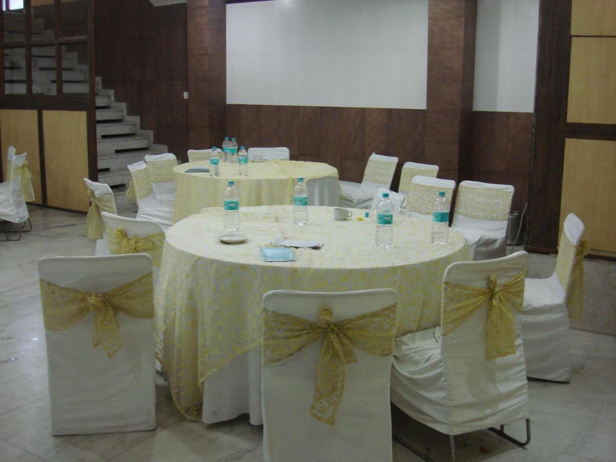 Rama Residency Hotel Gurgaon Room photo